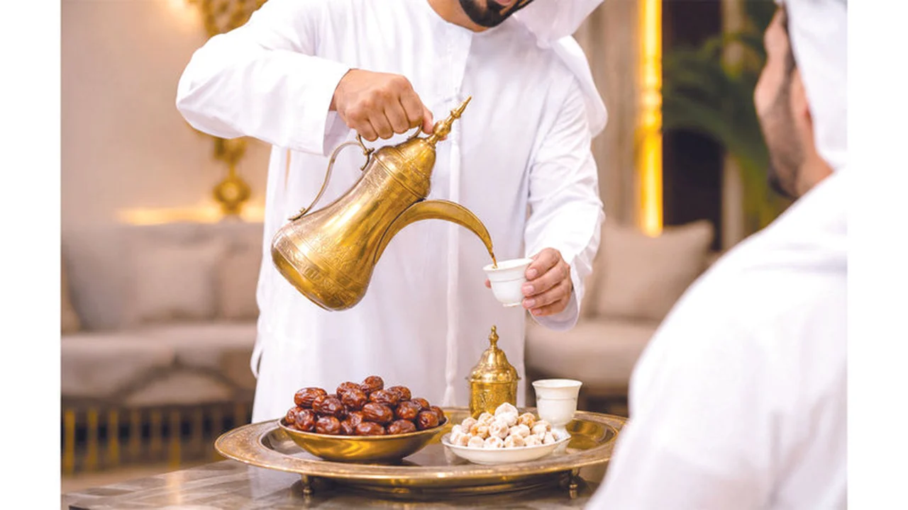 إماراتيون يبدعون فصولاً جديدة في فن الضيافة العالمية